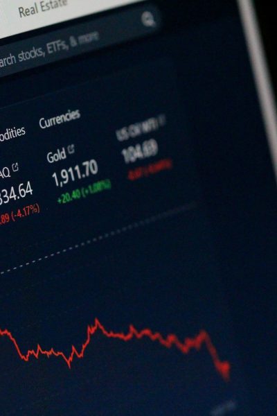 Stock Market Today: ​US Stocks Slide as Inflation Data, Tech Earnings Weigh on Markets cover