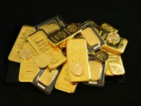 Gold Surges Amid Tariff Uncertainty and Market Reactions cover
