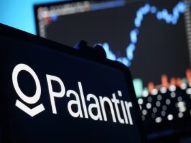 Palantir’s Pentagon Power Play: The Story Behind The $7.1 Billion Backlog & The 600% Rally! cover