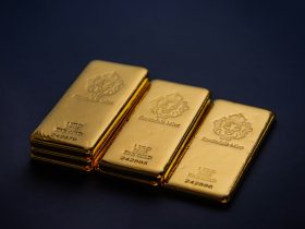 Gold Breaks $4,000 Barrier as Bitcoin Eyes Its Own Record Run cover