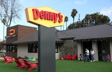 Denny’s $620M Takeover Shock: Why TriArtisan Wants In Now! cover