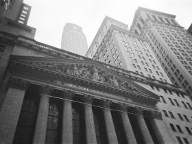 A black and white photo of a building in new york city